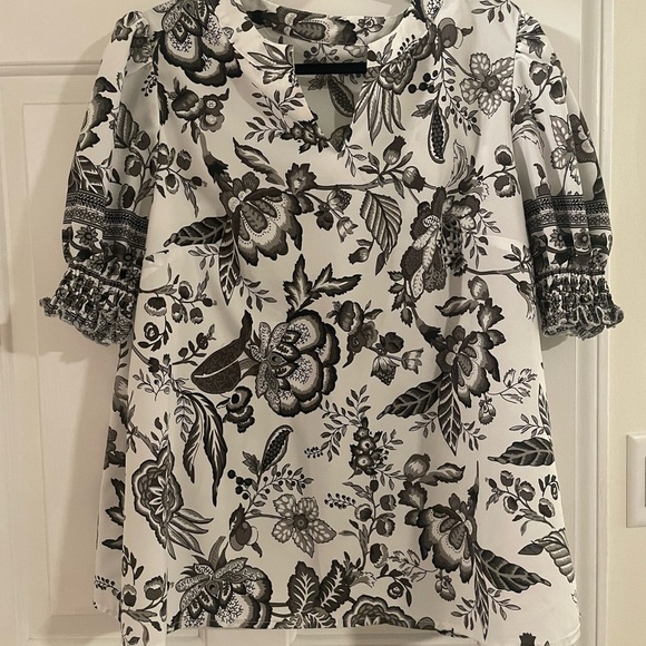 Floral Black and White Top - Picture 1 of 5